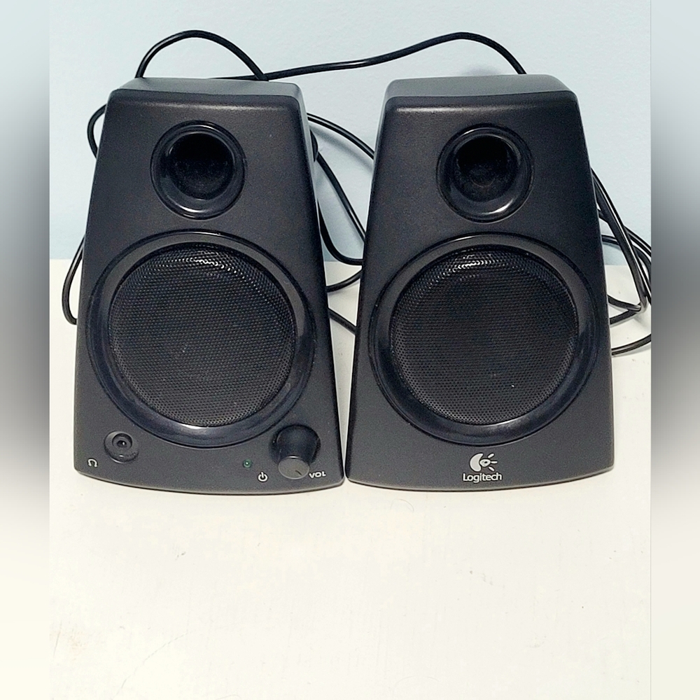 Logitech PC Speakers Full Sound Strong Bass 3.5mm output  Model Z130